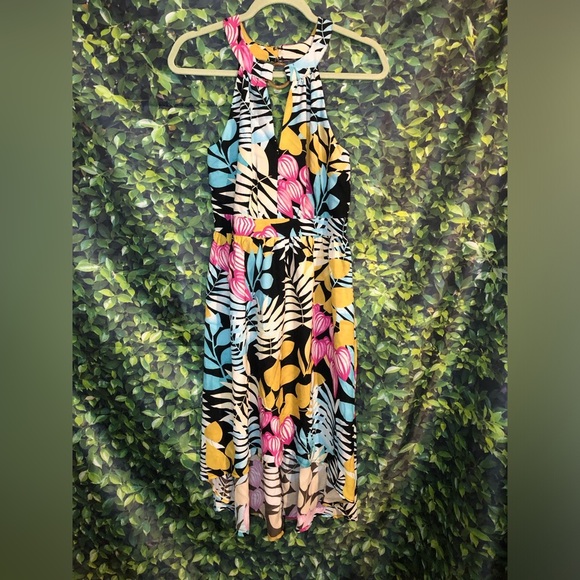 Colorful Halter Neck Dress - Picture 2 of 16
